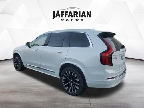 2026 Volvo XC90 B6 Plus 7-Seater