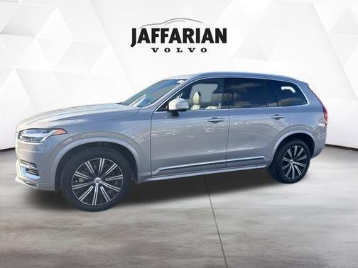 2025 Volvo XC90 B5 Plus