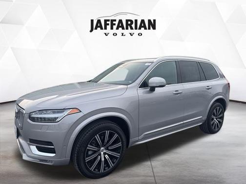 2025 Volvo XC90 B5 Plus