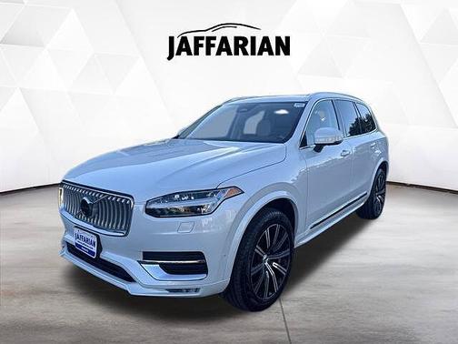 Crystal White 2025 Volvo XC90 Plus