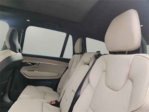 2025 Volvo XC90 Plug-In Hybrid T8 Plus 7-Seater