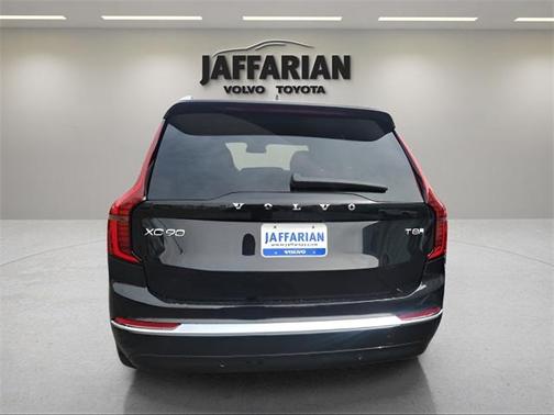 2025 Volvo XC90 Plug-In Hybrid T8 Plus 7-Seater
