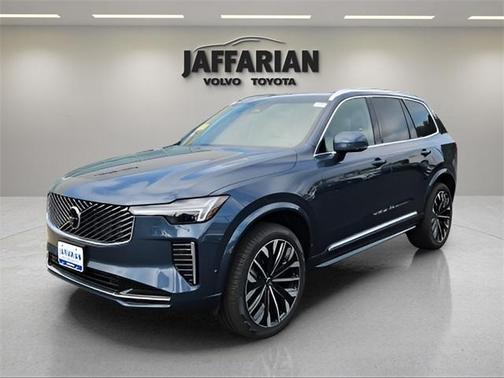 2025 Volvo XC90 B5 Plus