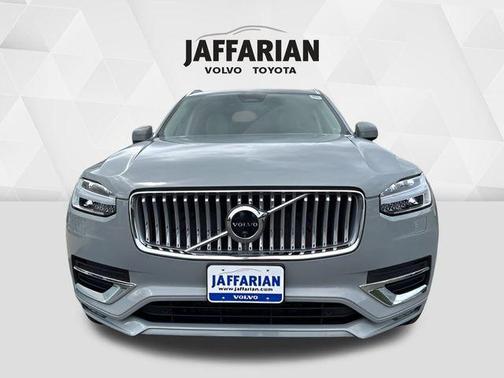 2024 Volvo XC90 B6 Plus Bright Theme 7-Seater