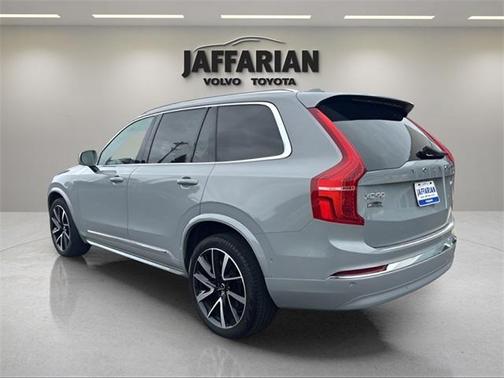 2024 Volvo XC90 B6 Plus Bright Theme 7-Seater