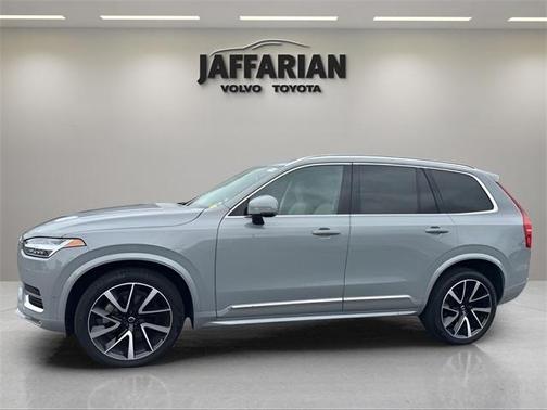 2024 Volvo XC90 B6 Plus Bright Theme 7-Seater