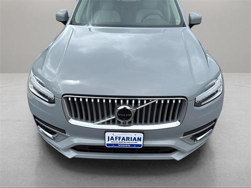 2024 Volvo XC90 B6 Plus Bright Theme 7-Seater