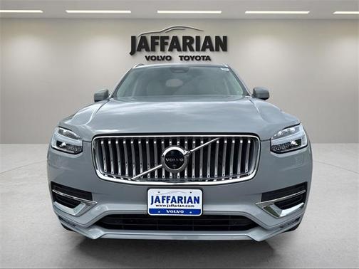 2024 Volvo XC90 B6 Plus Bright Theme 7-Seater