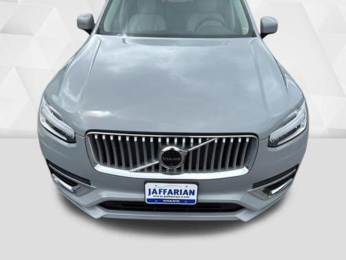 2024 Volvo XC90 B6 Plus Bright Theme 7-Seater