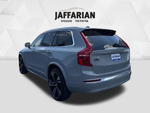 2024 Volvo XC90 B6 Ultimate Bright Theme 7-Seater