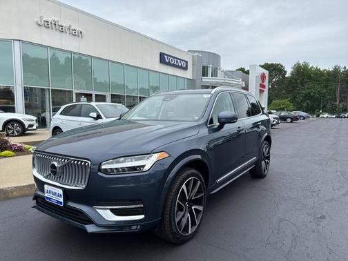 2024 Volvo XC90 B5 Plus Bright Theme