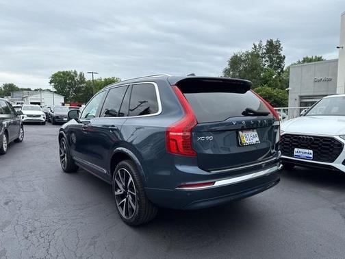 2024 Volvo XC90 B5 Plus Bright Theme