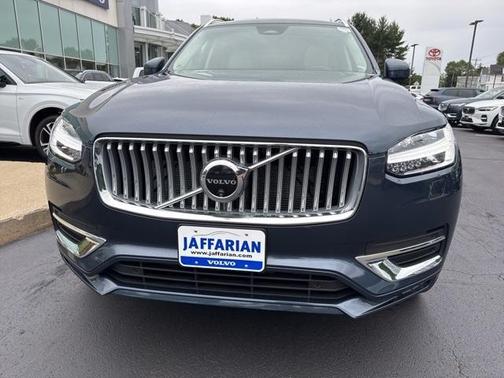 2024 Volvo XC90 B5 Plus Bright Theme