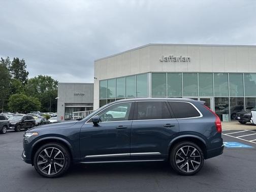 2024 Volvo XC90 B5 Plus Bright Theme
