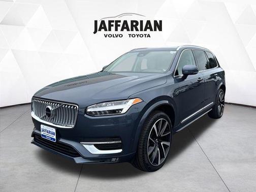 2024 Volvo XC90 B5 Plus Bright Theme