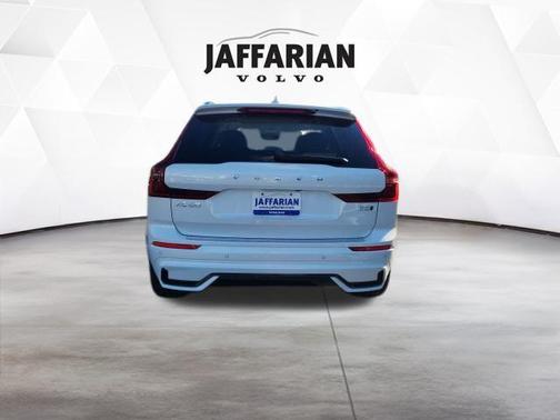 Crystal White 2026 Volvo XC60 B5 Ultra