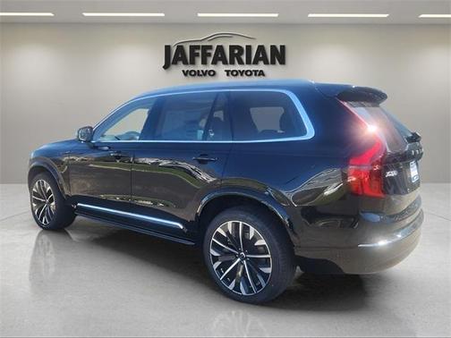 2025 Volvo XC90 B6 Plus 7-Seater