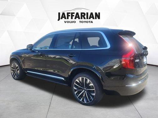2025 Volvo XC90 B6 Plus 7-Seater