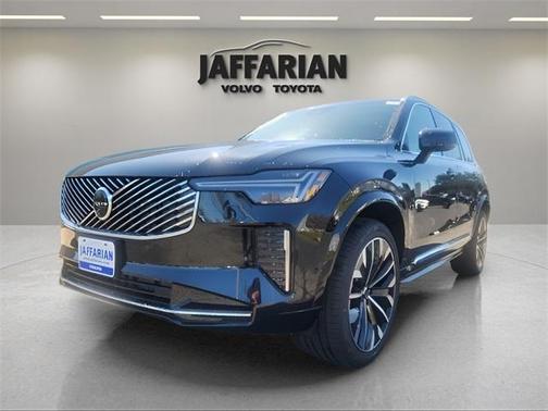2025 Volvo XC90 B6 Plus 7-Seater
