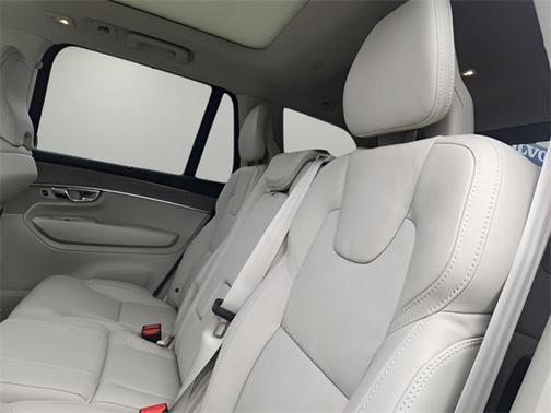 2025 Volvo XC90 B6 Ultra