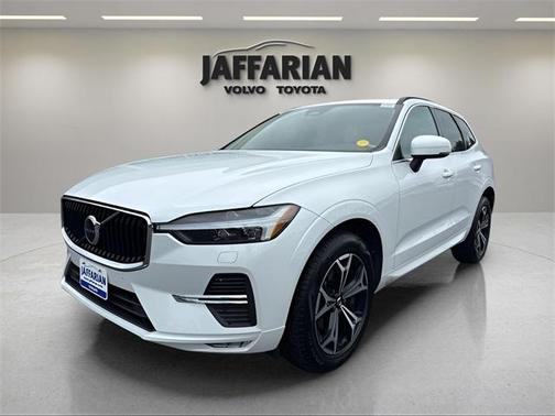 2022 Volvo XC60 B5 Momentum