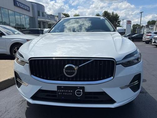 2022 Volvo XC60 B5 Momentum