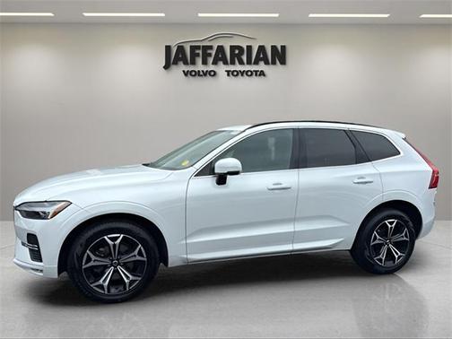 2022 Volvo XC60 B5 Momentum