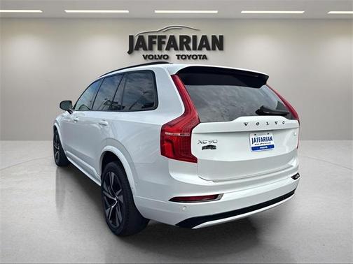 2022 Volvo XC90 Recharge Plug-In Hybrid T8 R-Design Extended Range 7P
