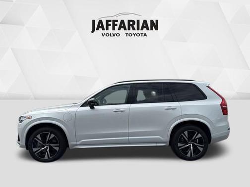 2022 Volvo XC90 Recharge Plug-In Hybrid T8 R-Design Extended Range 7P