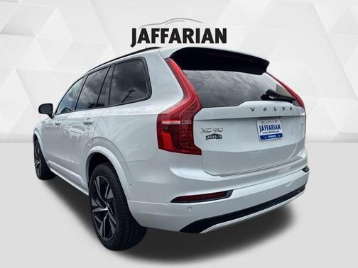 2022 Volvo XC90 Recharge Plug-In Hybrid T8 R-Design Extended Range 7P