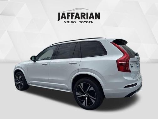 2022 Volvo XC90 Recharge Plug-In Hybrid T8 R-Design Extended Range 7P