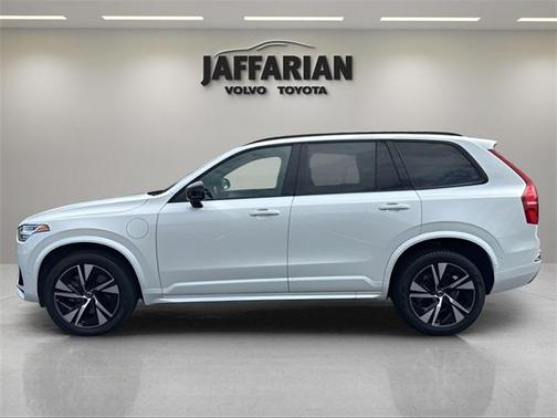 2022 Volvo XC90 Recharge Plug-In Hybrid T8 R-Design Extended Range 7P