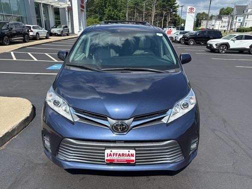 2018 Toyota Sienna XLE
