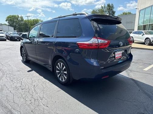 2018 Toyota Sienna XLE