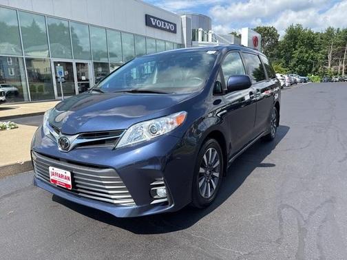 2018 Toyota Sienna XLE