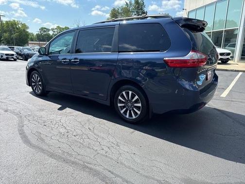 2018 Toyota Sienna XLE
