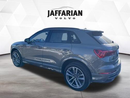 2022 Audi Q3 45 S line Premium