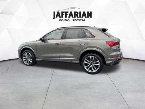 2022 Audi Q3 45 S line Premium