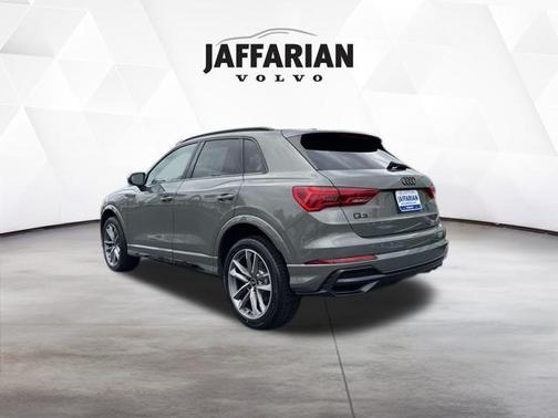 2022 Audi Q3 45 S line Premium