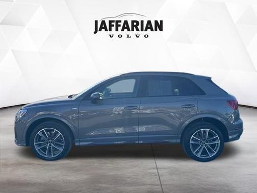 2022 Audi Q3 45 S line Premium