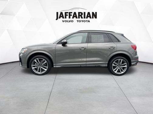 2022 Audi Q3 45 S line Premium