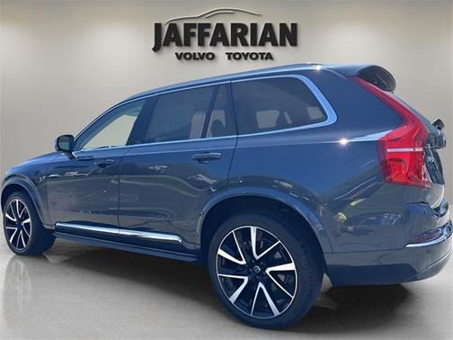 2024 Volvo XC90 B6 Plus Bright Theme 7-Seater
