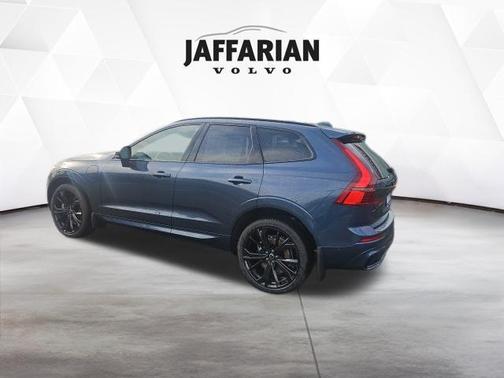 Denim Blue Metallic 2026 Volvo XC60 Plug-In Hybrid T8 Ultra Black Edition
