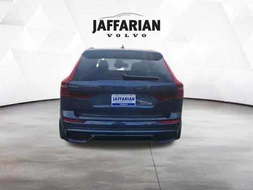 Denim Blue Metallic 2026 Volvo XC60 Plug-In Hybrid T8 Ultra Black Edition