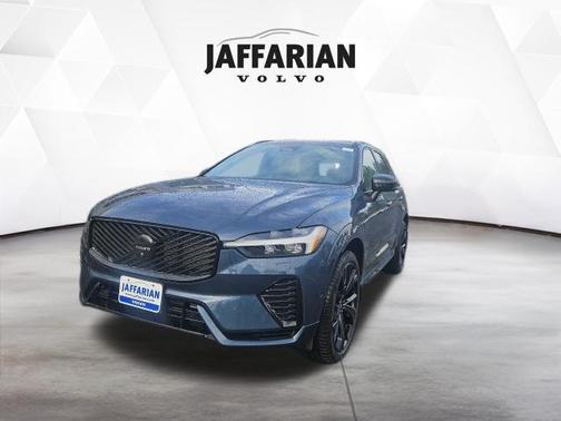 Denim Blue Metallic 2026 Volvo XC60 Plug-In Hybrid T8 Ultra Black Edition