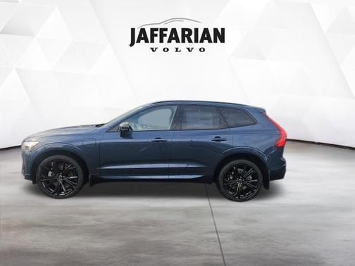 Denim Blue Metallic 2026 Volvo XC60 Plug-In Hybrid T8 Ultra Black Edition