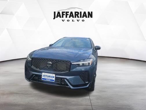 Denim Blue Metallic 2026 Volvo XC60 Plug-In Hybrid T8 Ultra Black Edition