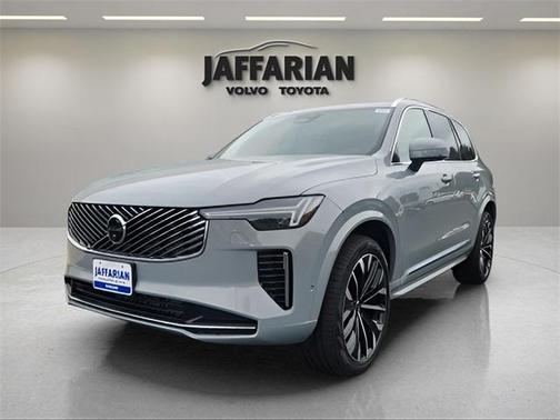 2025 Volvo XC90 B6 Plus 7-Seater