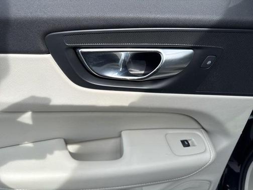 2021 Volvo XC60 T6 Inscription