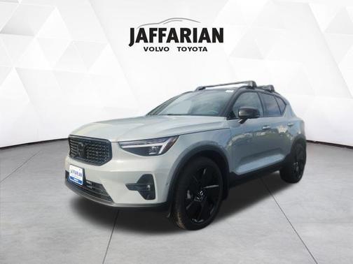 2026 Volvo XC40 B5 Ultra Black Edition
